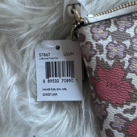 NWT Coach Small Yankee Floral Wristlet - Picture 4 of 5